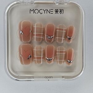 Peach Press-On Nails with Silver Accents